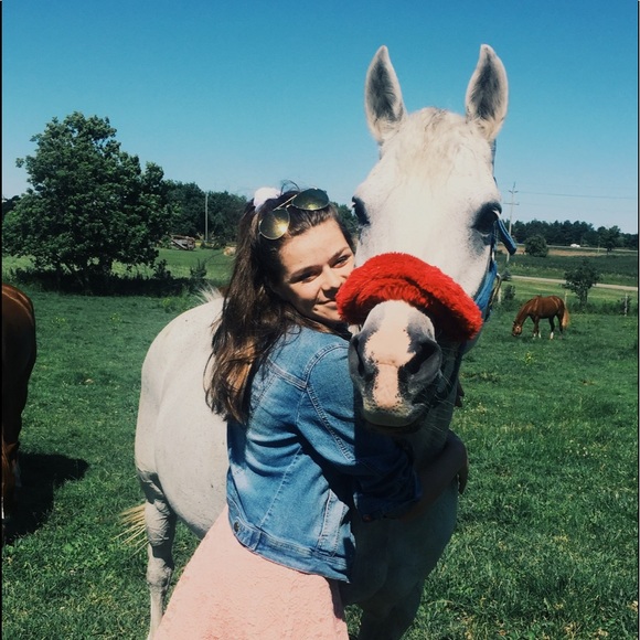 Meet your Posher, Alicia - Picture 1 of 1